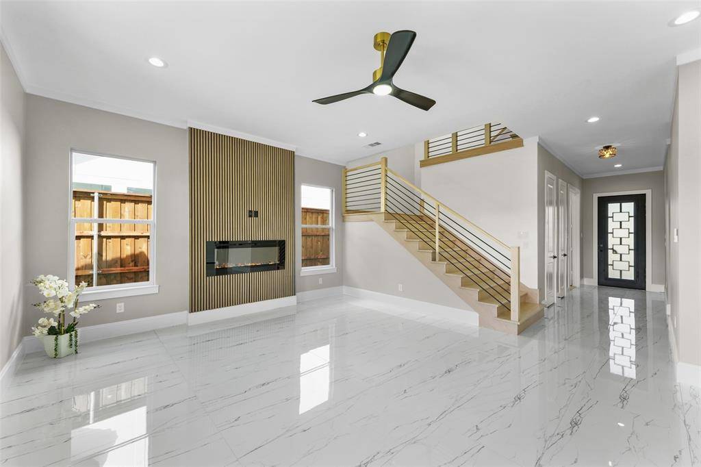 707 Buckalew Street, Dallas, TX 75208