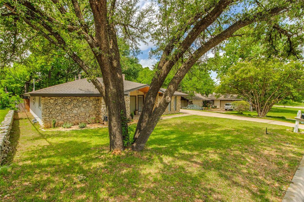 1209 Wade Drive, Bedford, TX 76022