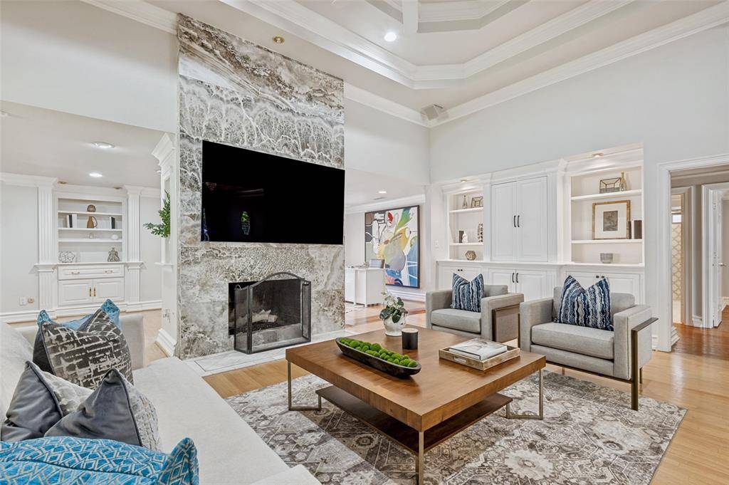 5322 W Mockingbird Lane, Dallas, TX 75209