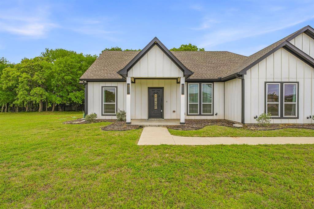 6106 Moose Drive, Granbury, TX 76048