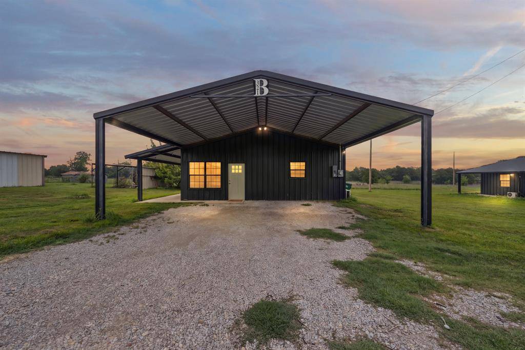 321 Avenue B #B, Walnut Springs, TX 76690