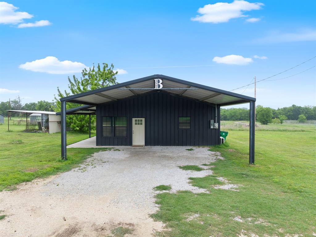 321 Avenue B #B, Walnut Springs, TX 76690