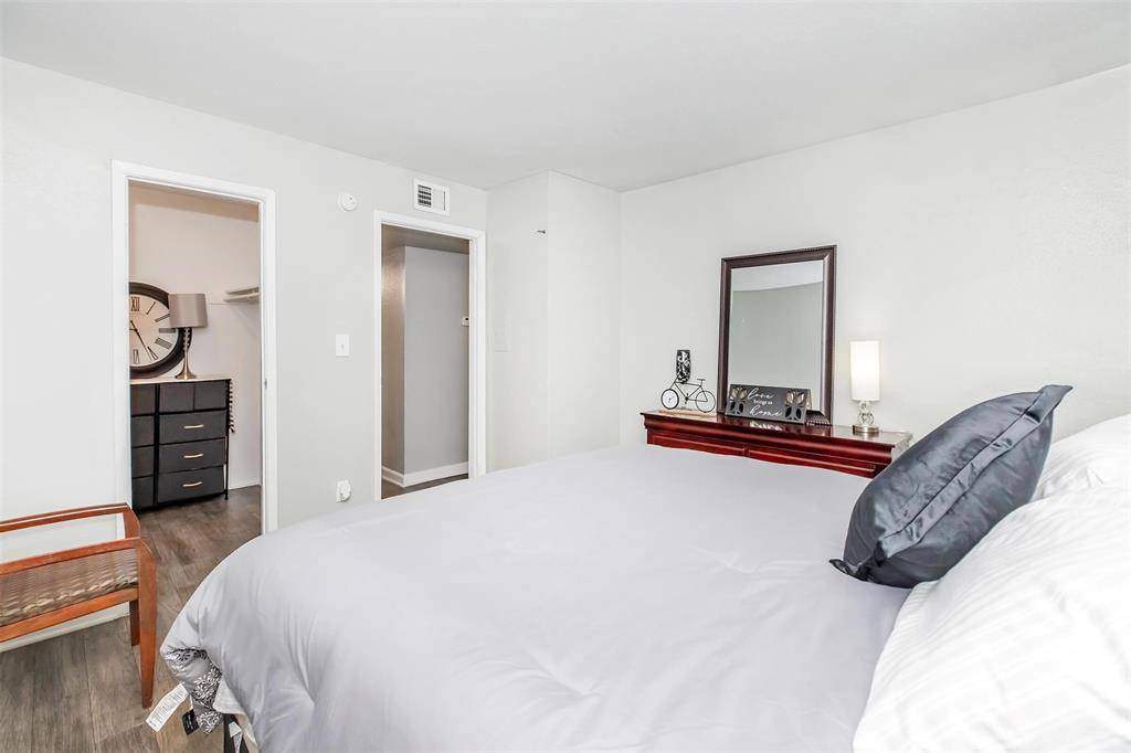 305 W Baker Road #1108, Baytown, TX 77521