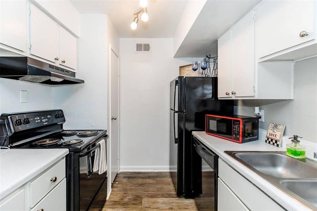 305 W Baker Road #1108, Baytown, TX 77521