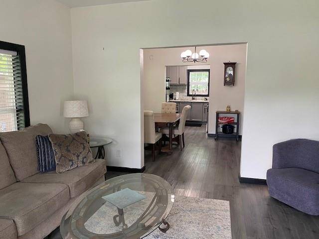 702 Ave J, Brownwood, TX 76801