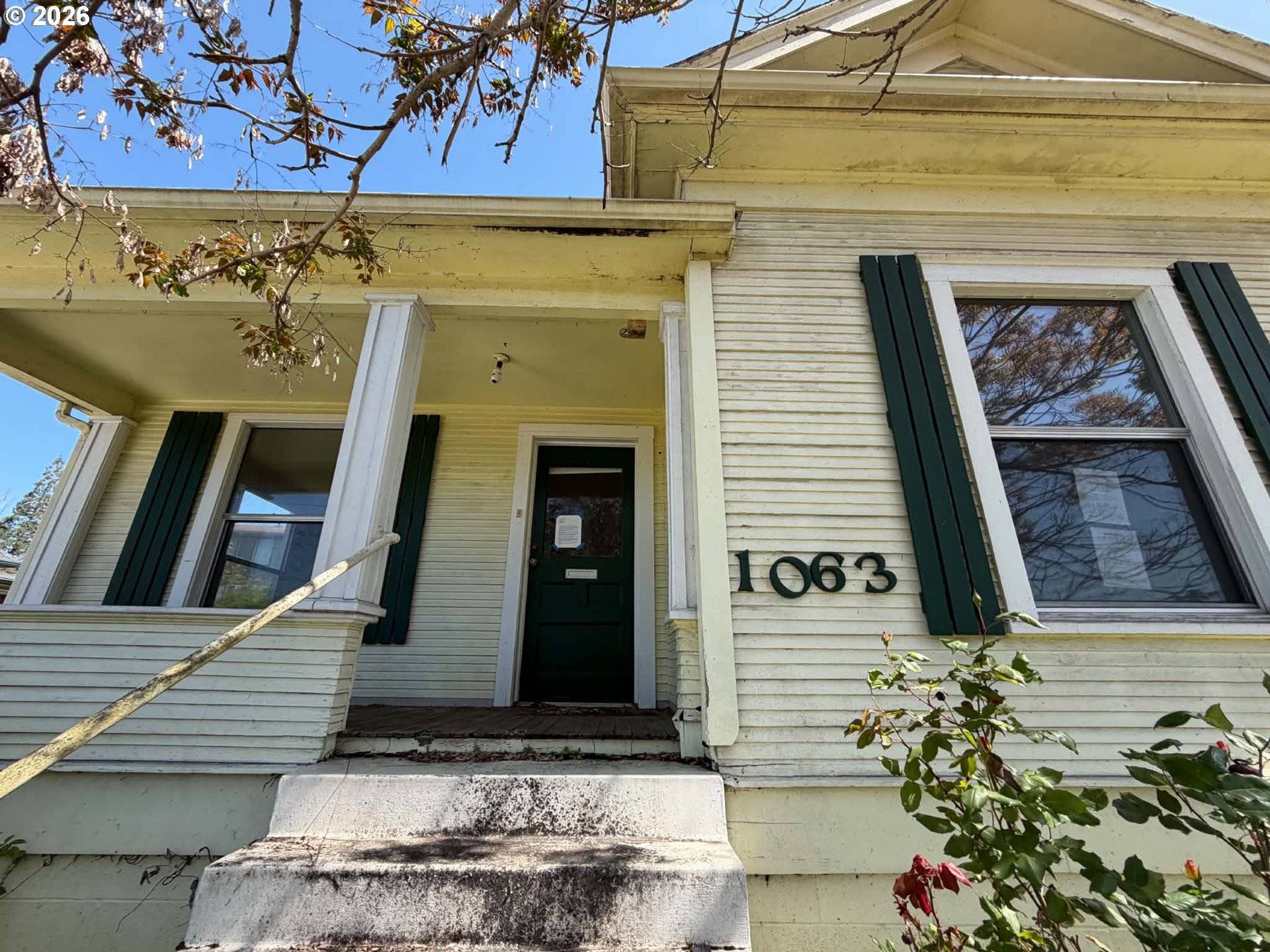 1063 SE JACKSON ST, Roseburg, OR 97470