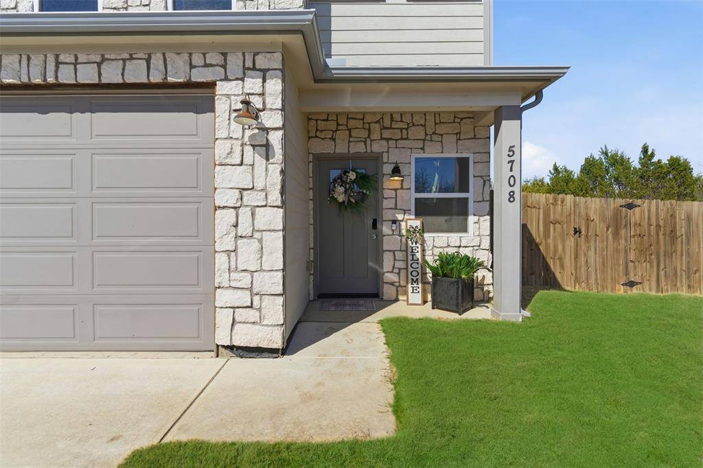 5708 Black Pine, Granbury, TX 76048