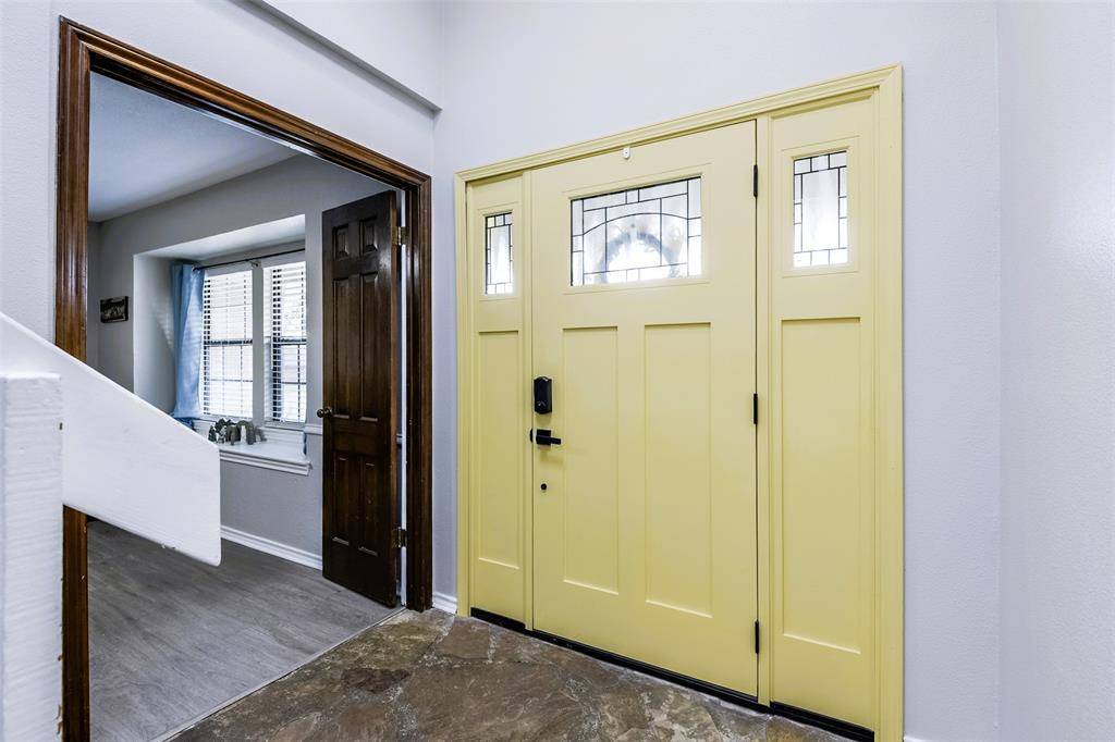 2205 Prestonwood Drive, Arlington, TX 76012