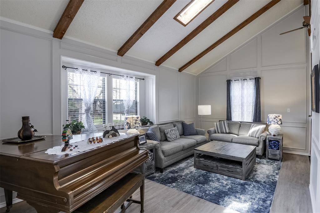 2205 Prestonwood Drive, Arlington, TX 76012