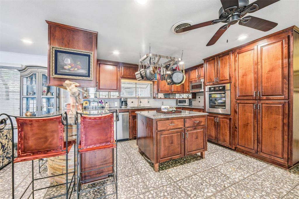 2404 Indian Cove Street, Fort Worth, TX 76108