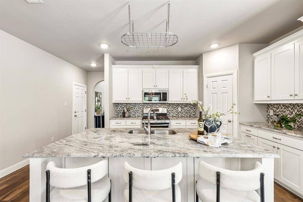 115 Elm Lane, Roanoke, TX 76262