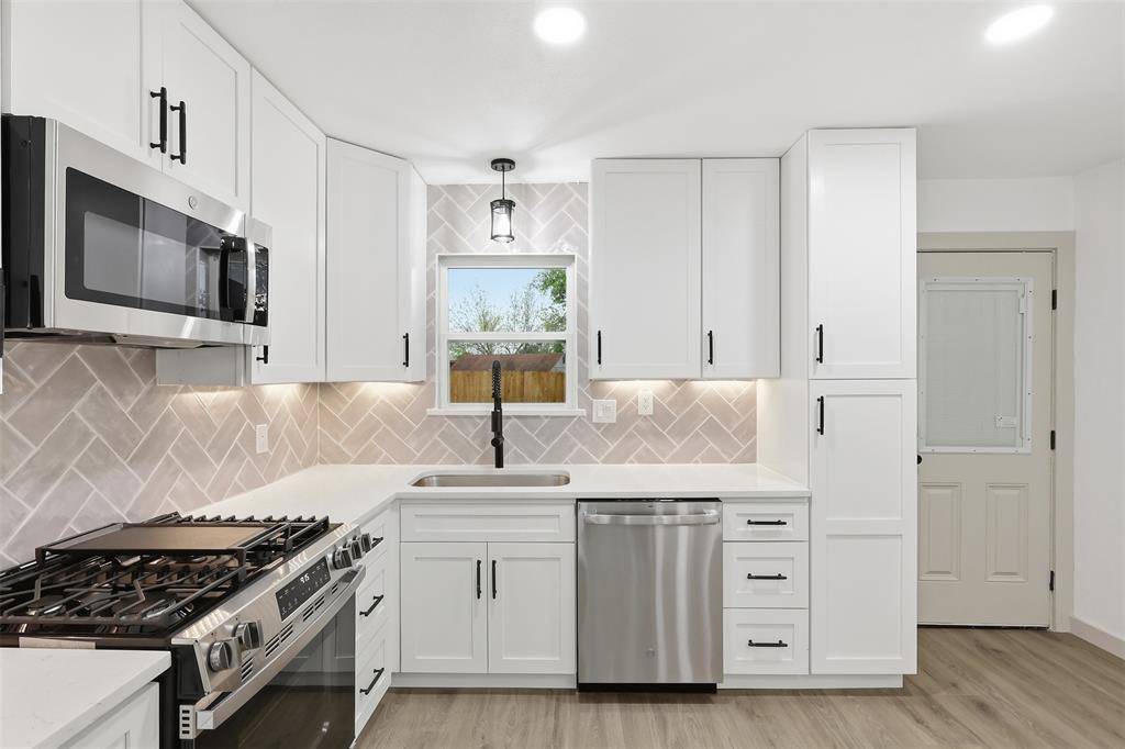 8442 Campanella Drive, Dallas, TX 75243