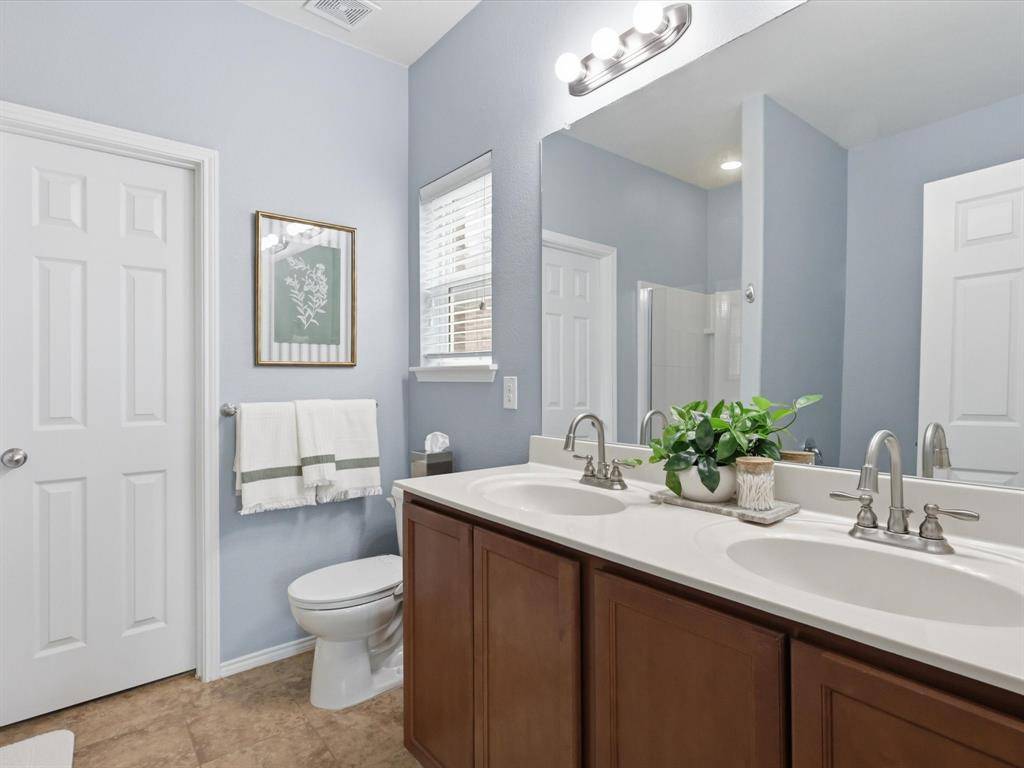 7761 Berrenda Drive, Fort Worth, TX 76131