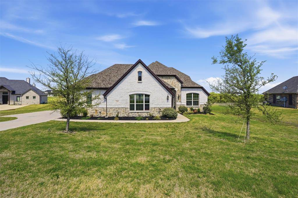 704 Cactus Creek Court, Godley, TX 76044