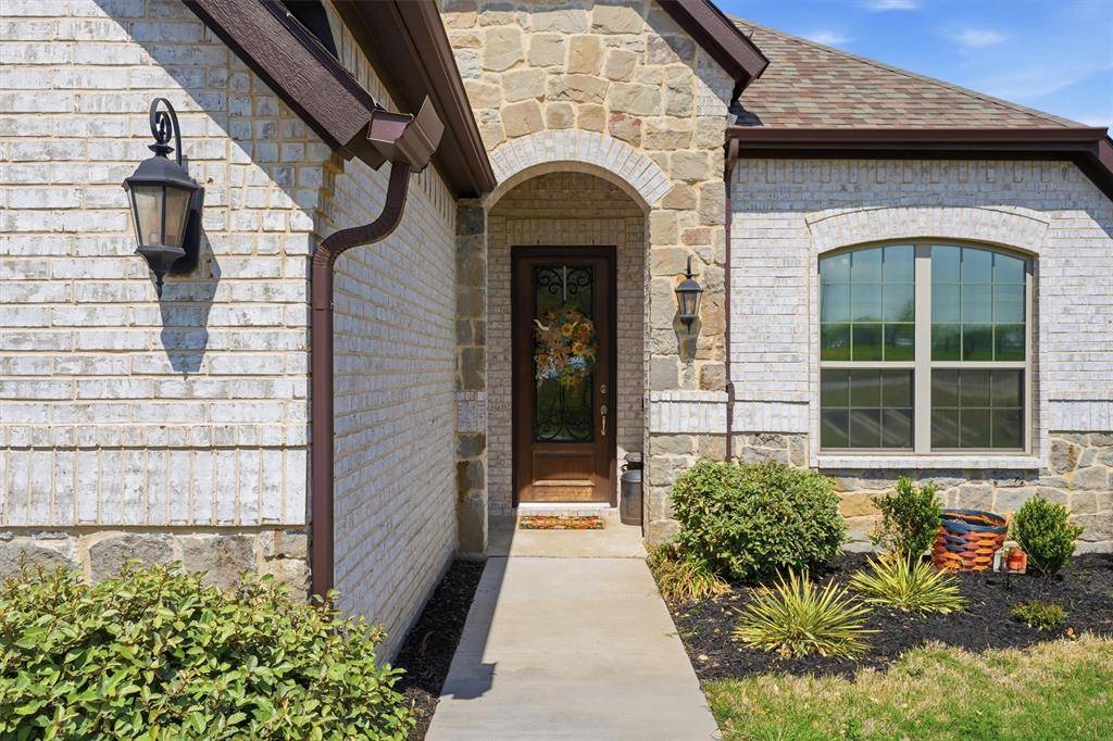 704 Cactus Creek Court, Godley, TX 76044