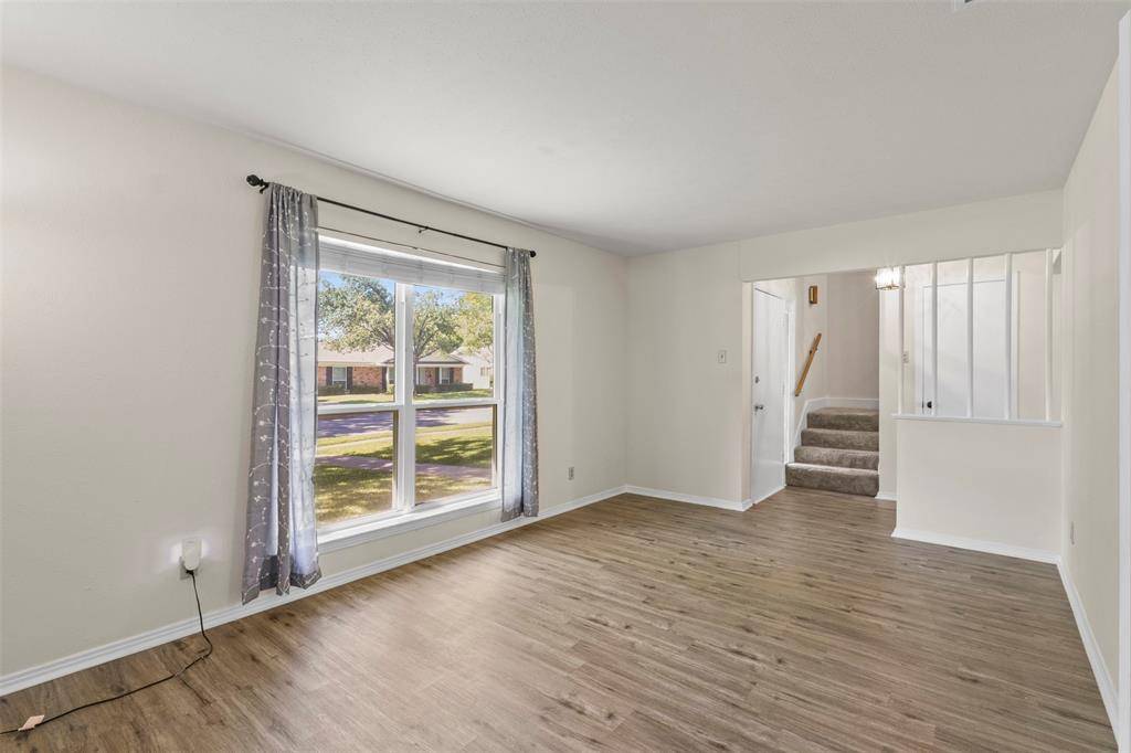 738 Kingswood Avenue, Richardson, TX 75080