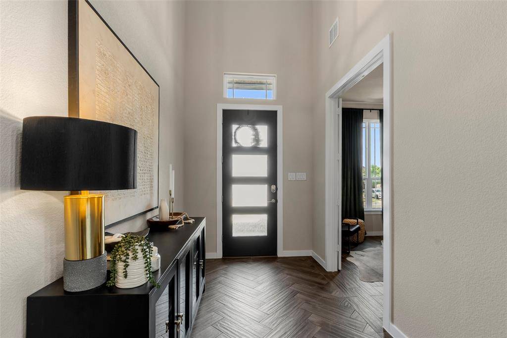 1101 Alderwood Drive, Justin, TX 76247