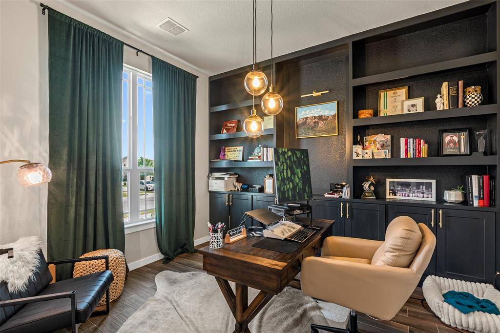 1101 Alderwood Drive, Justin, TX 76247