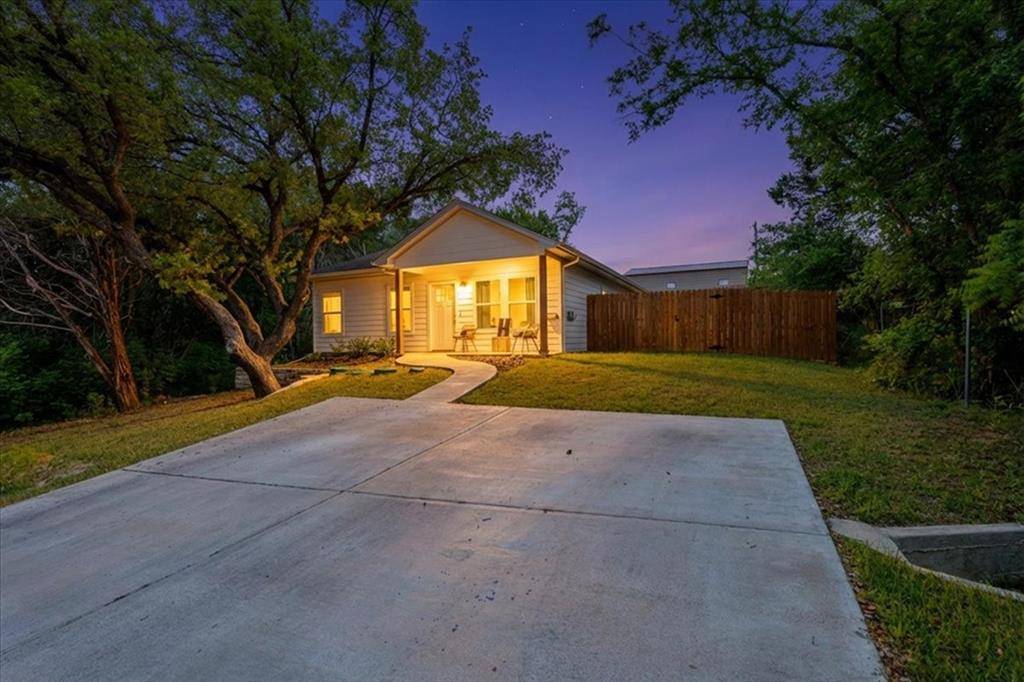 921 Indian Drive, Granbury, TX 76048