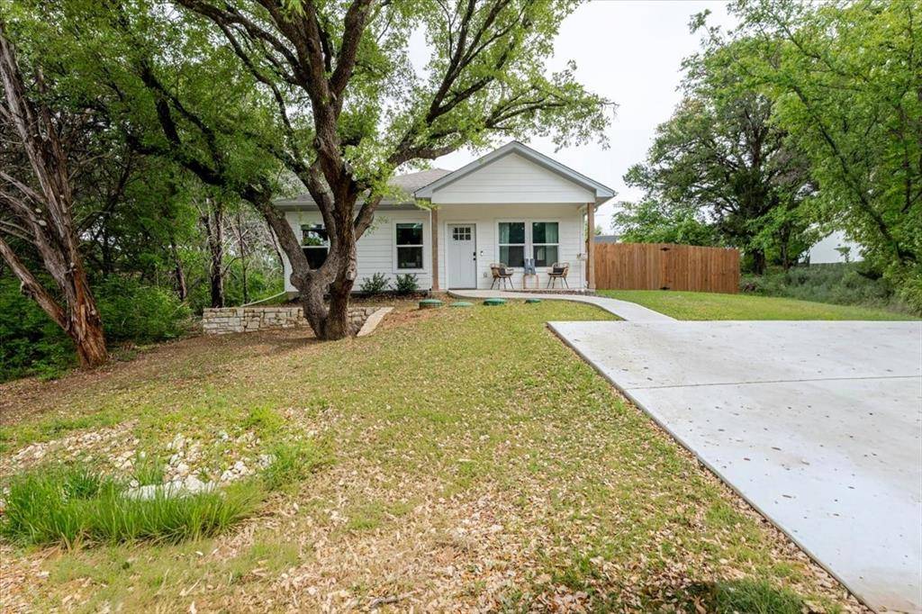 921 Indian Drive, Granbury, TX 76048