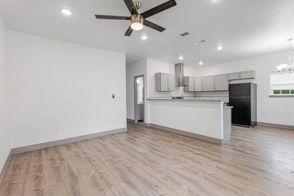 3516 Tomahawk Drive, Granbury, TX 76048