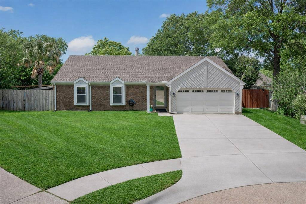 417 Creekmeadow Lane, Lewisville, TX 75067