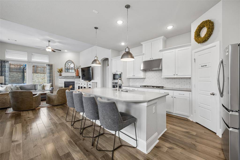 2012 Crescent Street, Fort Worth, TX 76008