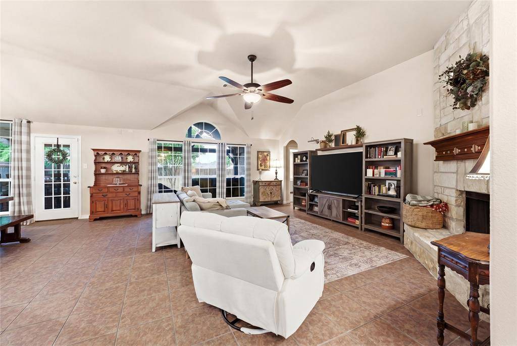 5210 Medallion Court, Midlothian, TX 76065