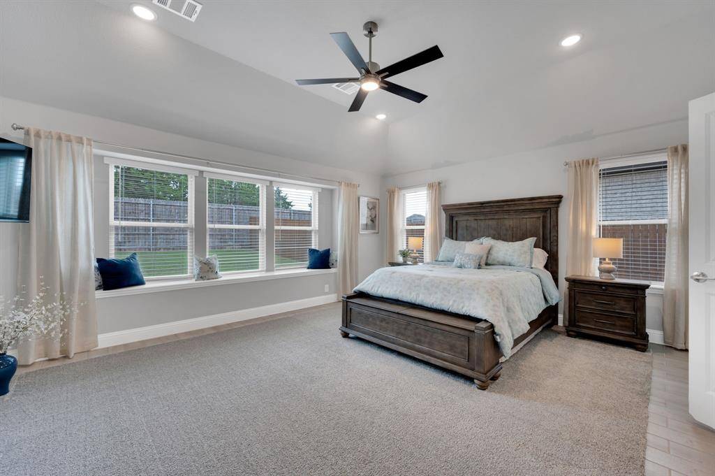 922 Cardinal Drive, Midlothian, TX 76065