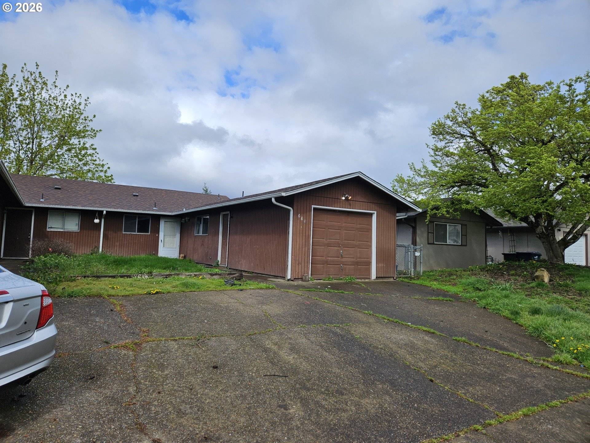 684/686 W QUINALT ST, Springfield, OR 97477