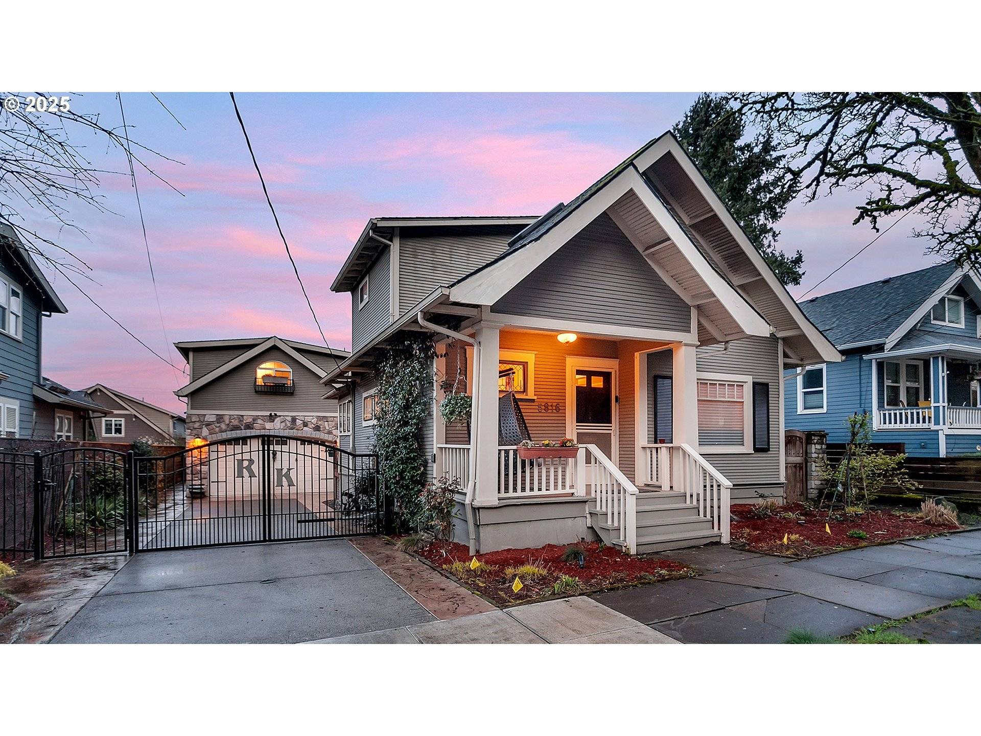 5816 S CORBETT AVE, Portland, OR 97239