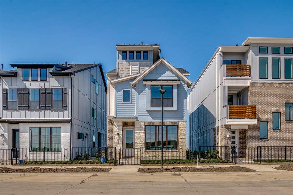 722 Resort Drive, Rowlett, TX 75088