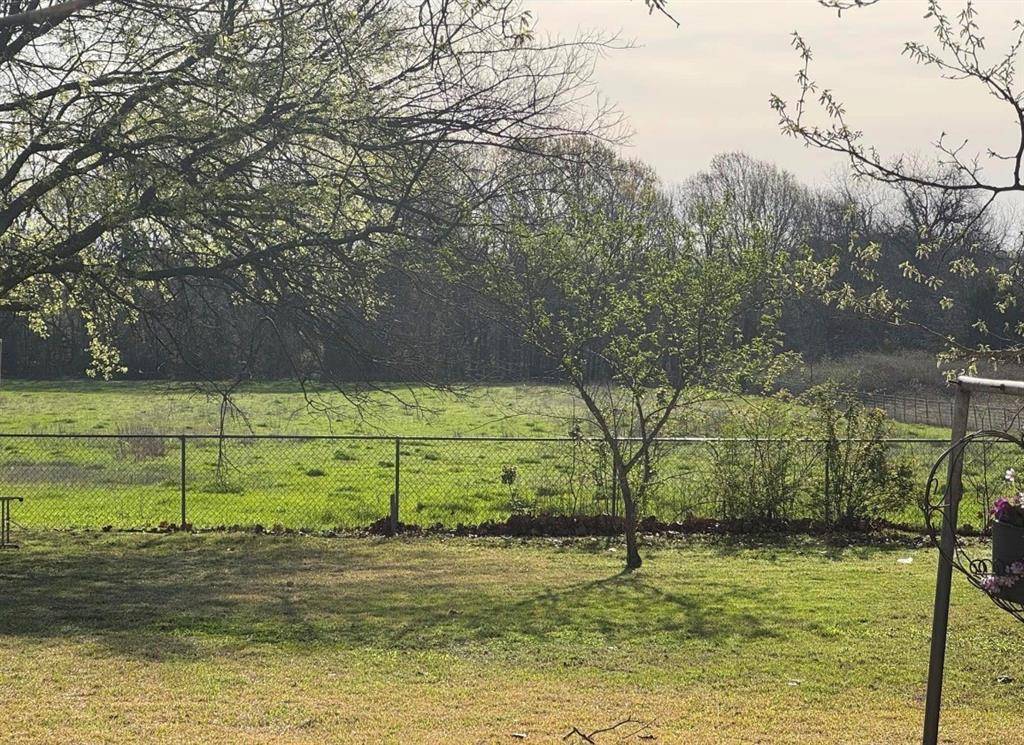 429 S Broadway Street, Bells, TX 75414