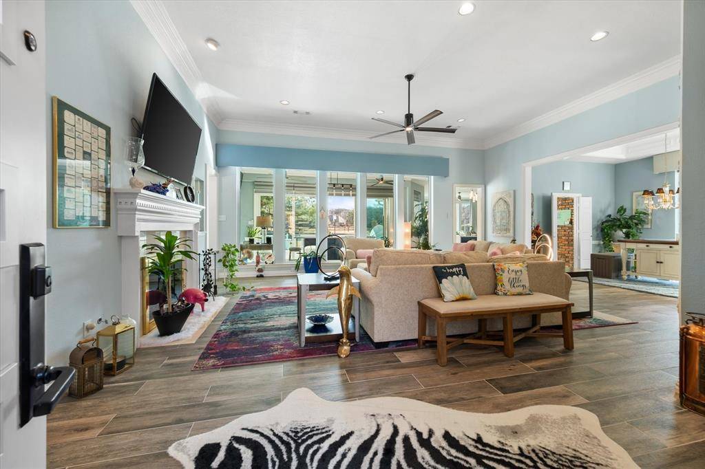 5211 Vicksburg Drive, Arlington, TX 76017