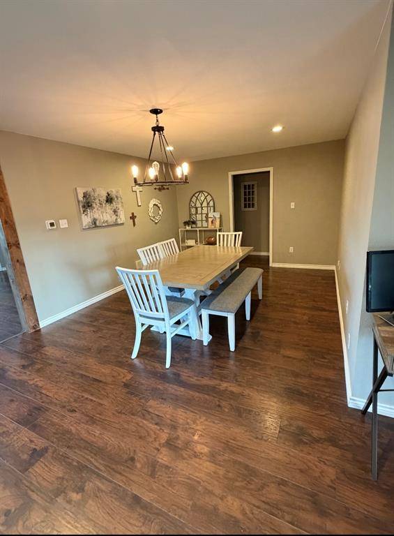 313 Sunset Drive, Comanche, TX 76442