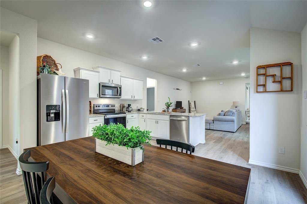 1812 Chandelier Crossing, Crandall, TX 75114