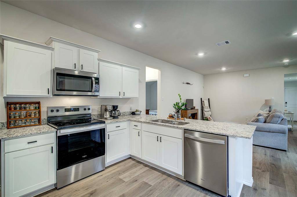 1812 Chandelier Crossing, Crandall, TX 75114