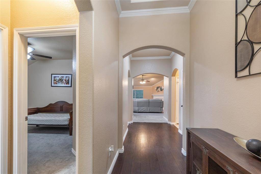 404 Brookhollow Lane, Saginaw, TX 76131