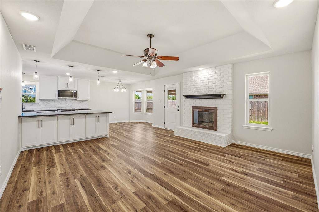 1318 Fairway Drive, Graham, TX 76450