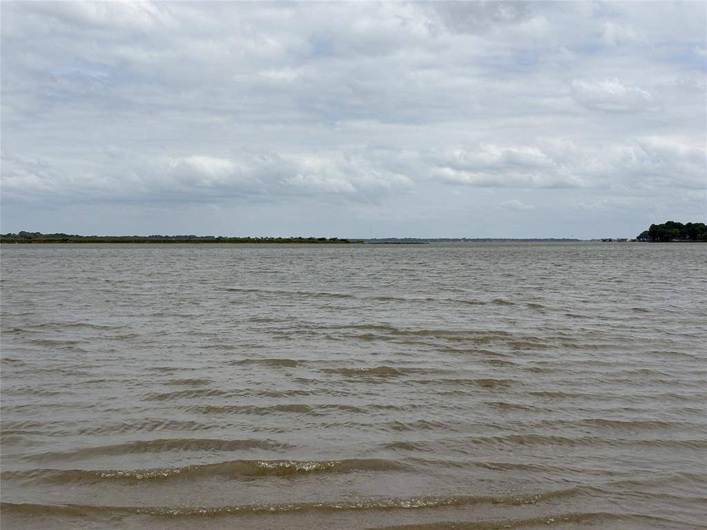 204 Causeway Cove, Seven Points, TX 75143