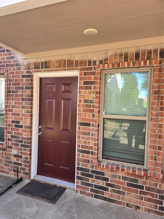 7800 Irish Drive #TH2, North Richland Hills, TX 76180