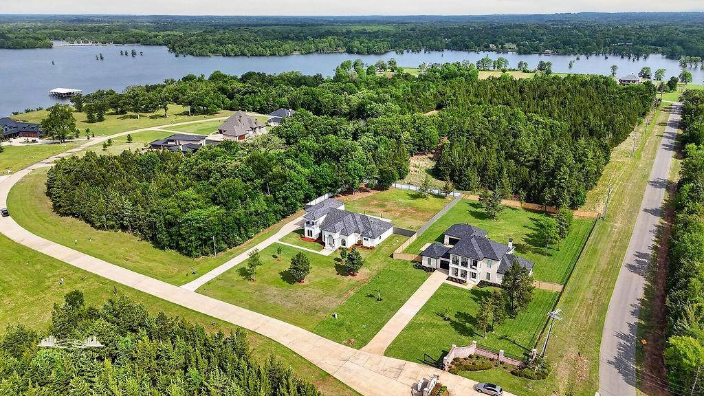 5768 Cross Lake Point Drive, Shreveport, LA 71107