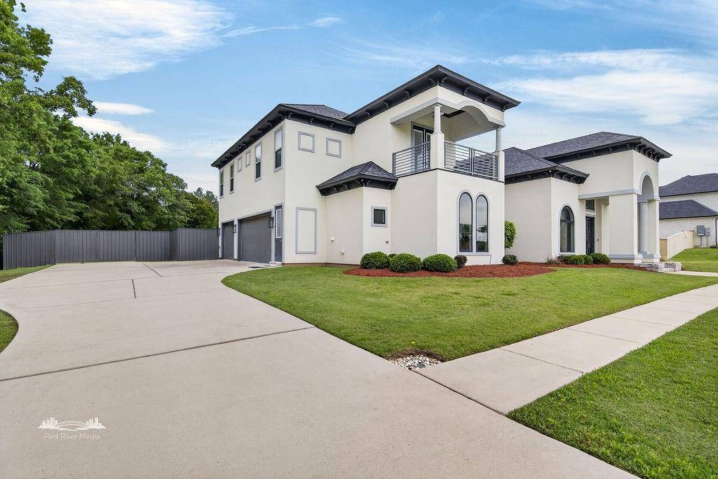 5768 Cross Lake Point Drive, Shreveport, LA 71107