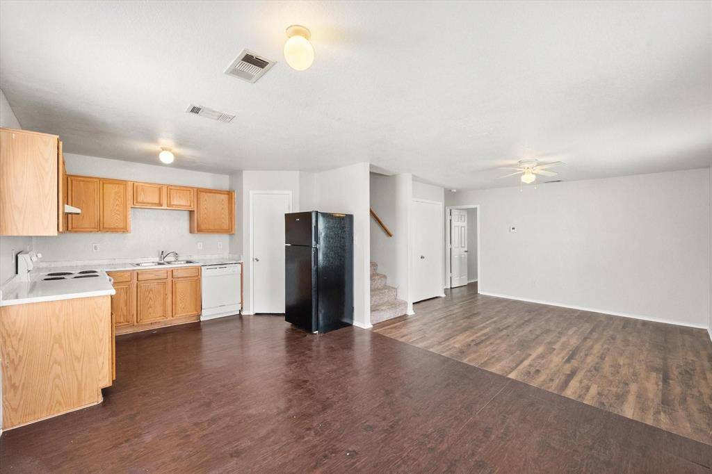 404 Kings Way Drive, Mansfield, TX 76063
