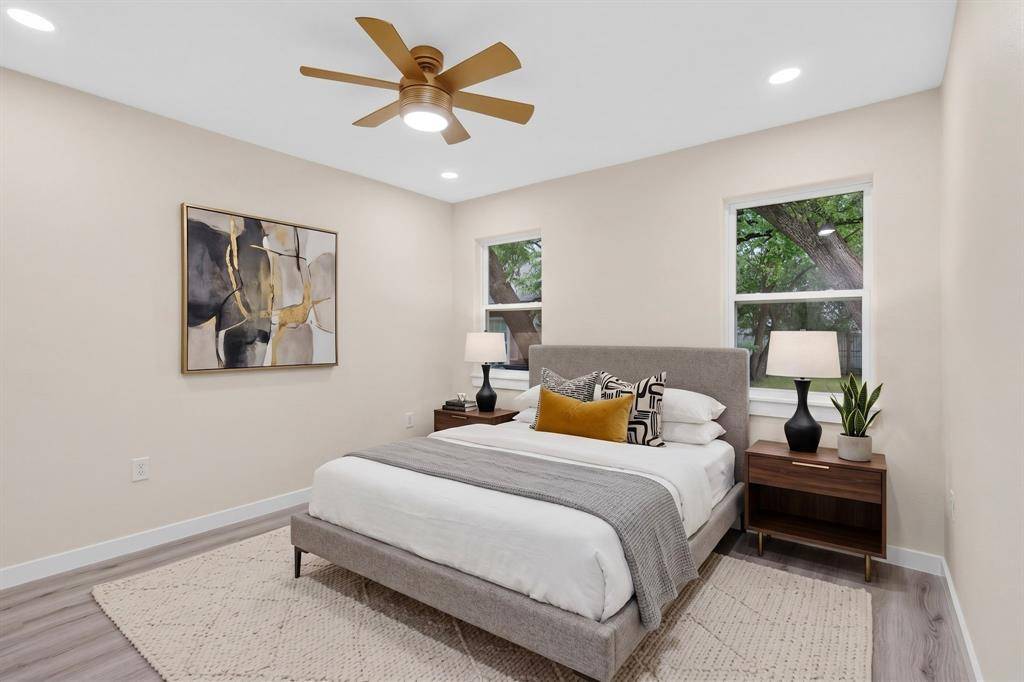 1103 N Sherman Street, Ennis, TX 75119