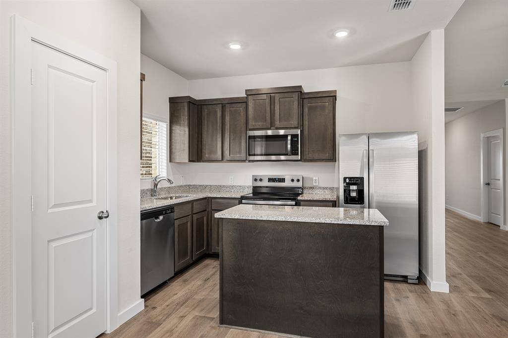 1721 Paul Drive, Seagoville, TX 75159