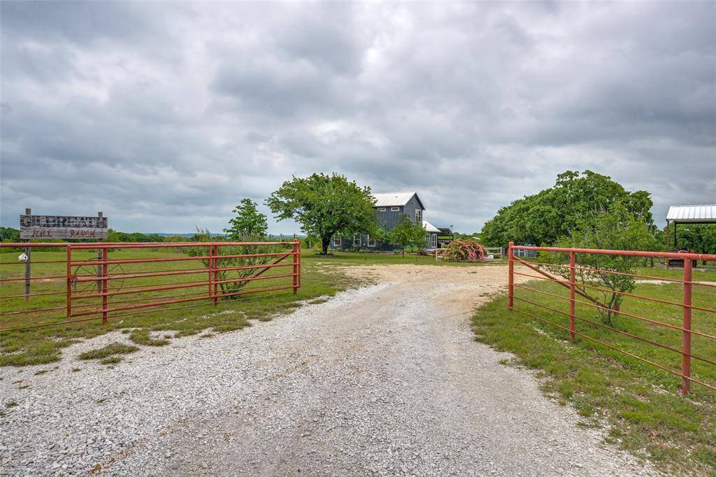 1458 Jim Harry Loop, Sunset, TX 76270