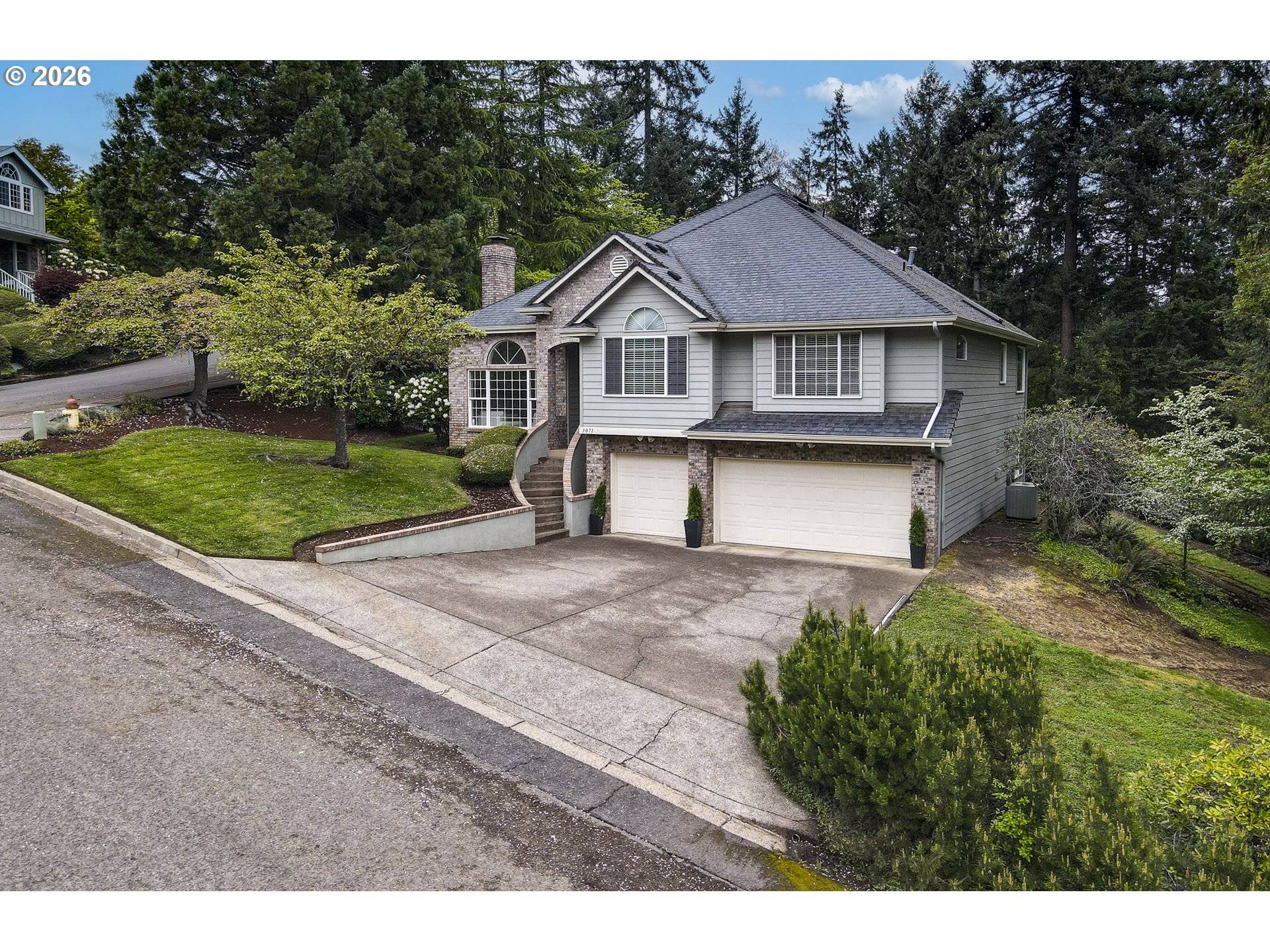 3071 SOLOMAN LOOP, Eugene, OR 97405
