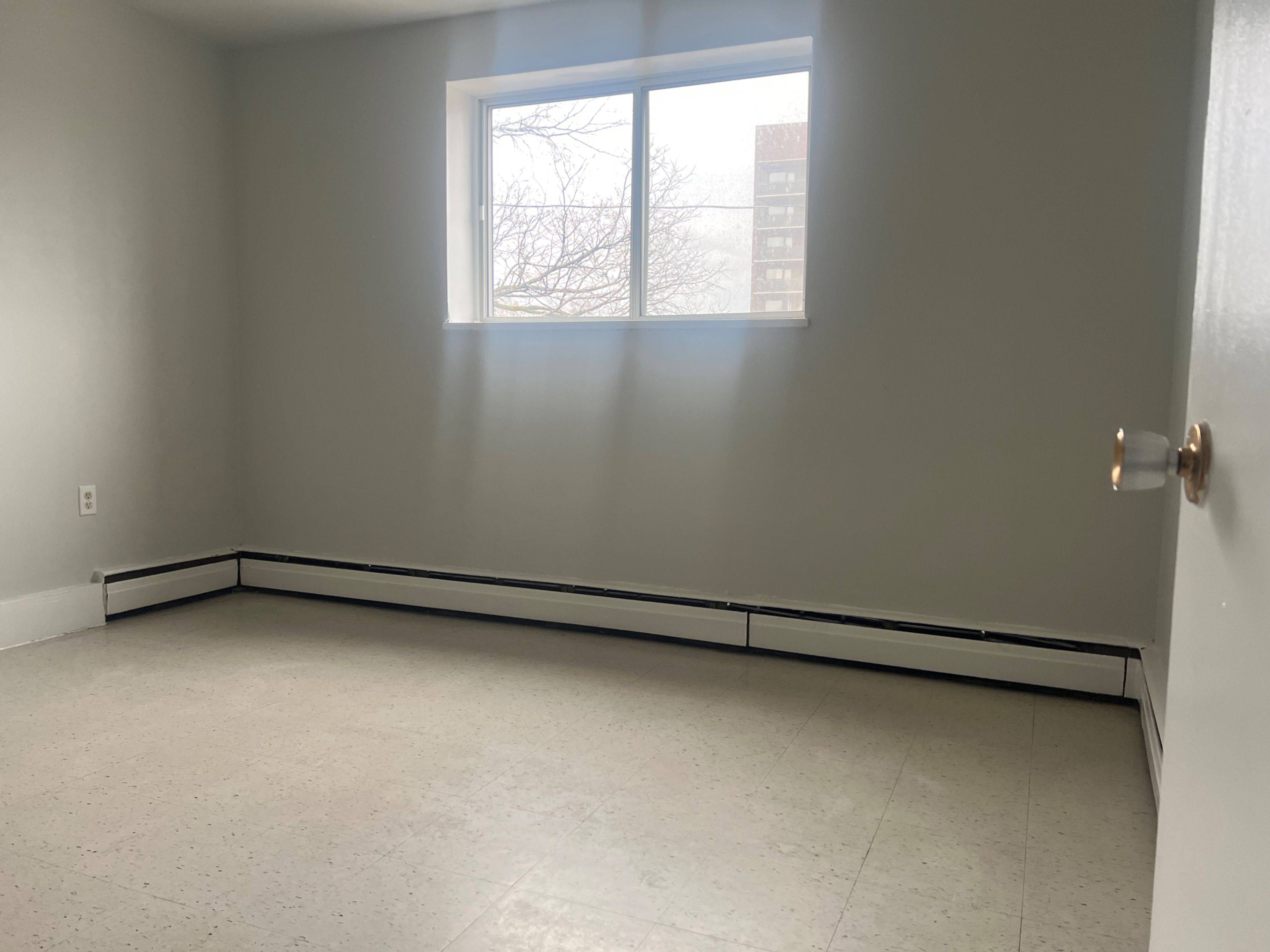 2393 New ST #402, Burlington, ON L7R 1K1