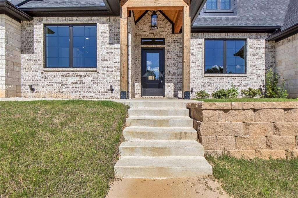 1001 Mallard Drive, Lindale, TX 75771